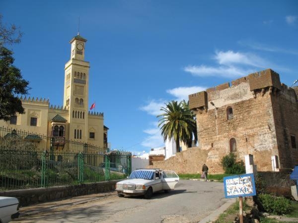 Hotel Choumis Haj Messaoud Larache Esterno foto