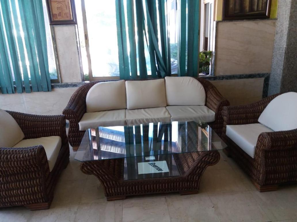 Hotel Choumis Haj Messaoud Larache Esterno foto