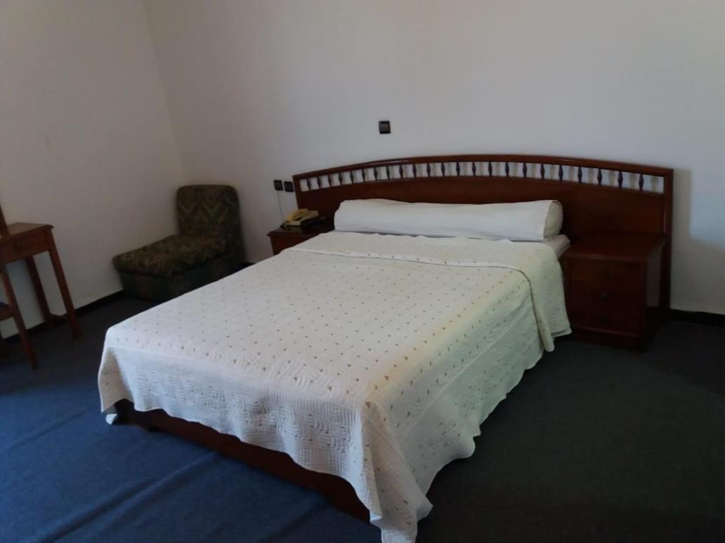 Hotel Choumis Haj Messaoud Larache Esterno foto